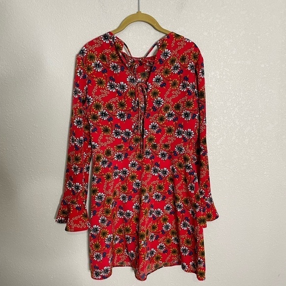 Wayf Red Daisy Floral Flute Flare Sleeve Boho Dress Tie Back Small - Picture 6 of 7